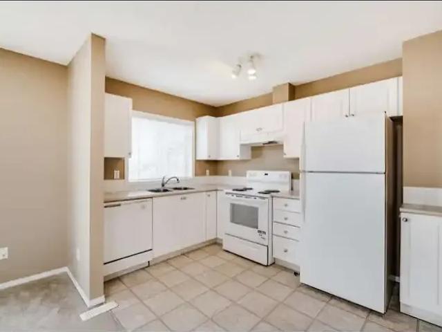 Townhouse for rent in Northwest, Alberta
