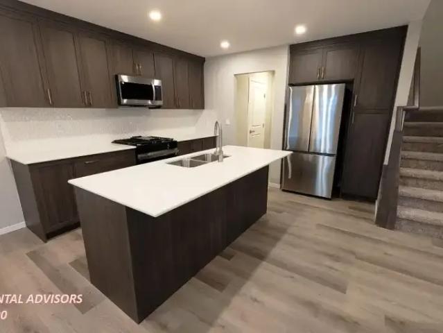 Townhouse for rent in Northwest, Alberta