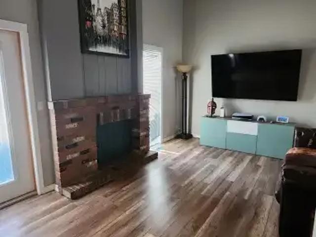 Townhouse for rent in Silver Springs, Calgary