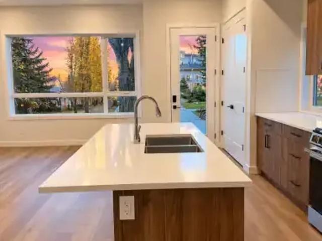 Townhouse for rent in Mount Pleasant, Calgary