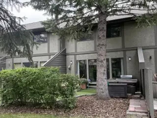 Townhouse for rent in Northwest, Alberta