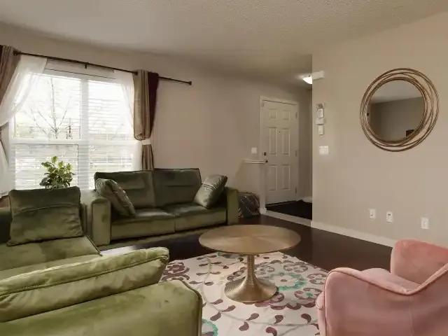 Townhouse for rent in Northwest, Alberta