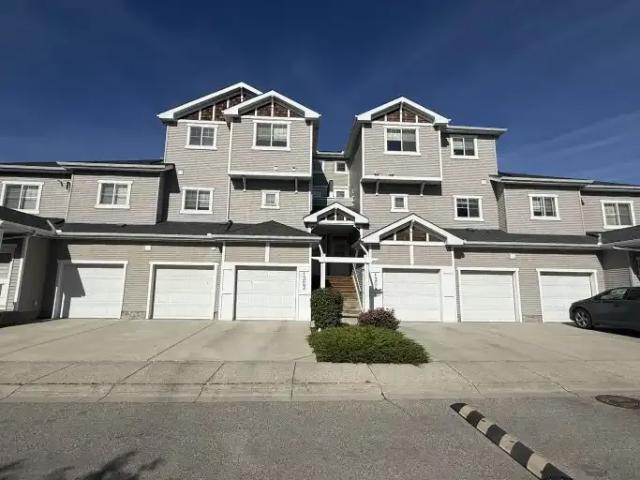 Townhouse for rent in Northwest, Alberta