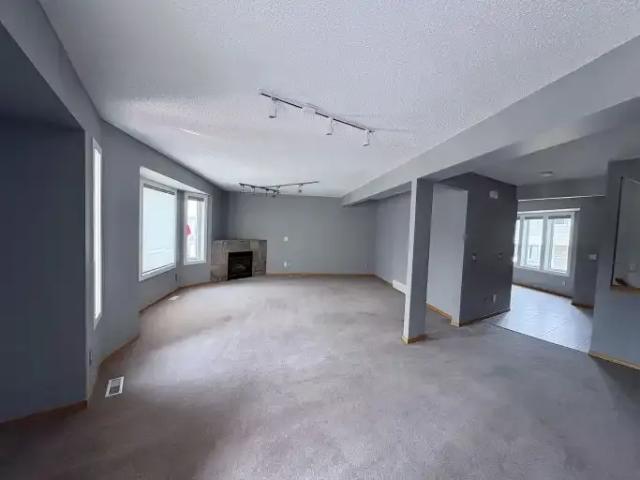 Townhouse for rent in Northwest, Alberta