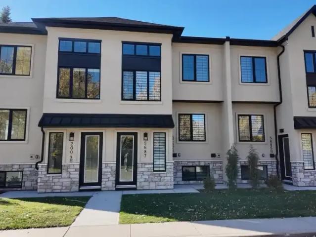 Townhouse for rent in Glenmore Park, Calgary