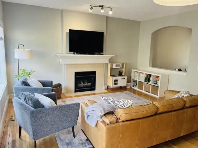 Townhouse for rent in Strathcona Park, Calgary