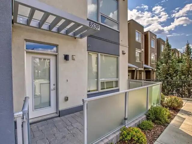 Townhouse for rent in Springside, Calgary