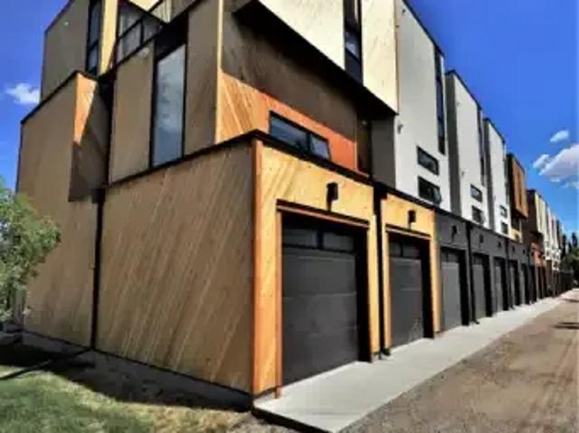 Townhouse for rent in Northwest, Alberta