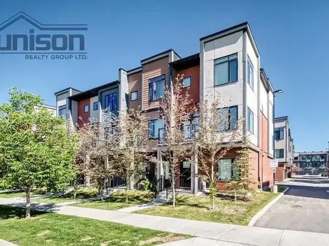 Townhouse for rent in Northwest, Alberta