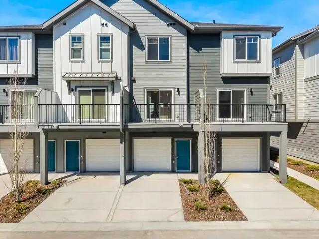 Townhouse for rent in Northwest, Alberta