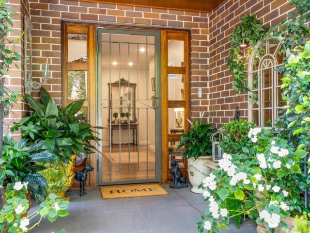 Townhouse for sale in Cheltenham, The Council of the Shire of Hornsby