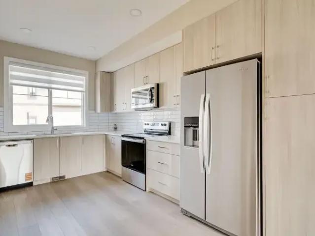 Townhouse for rent in Chelsea, Chestermere