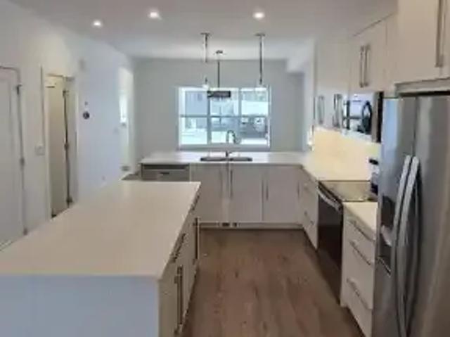 Townhouse for rent in Chelsea, Chestermere