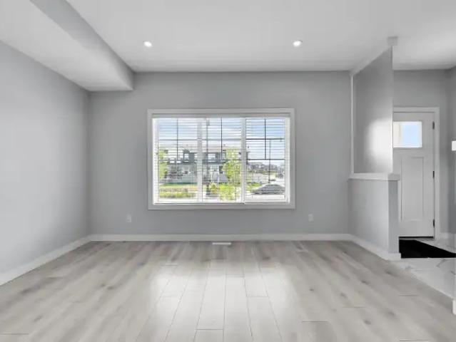 Townhouse for rent in Chestermere, Alberta