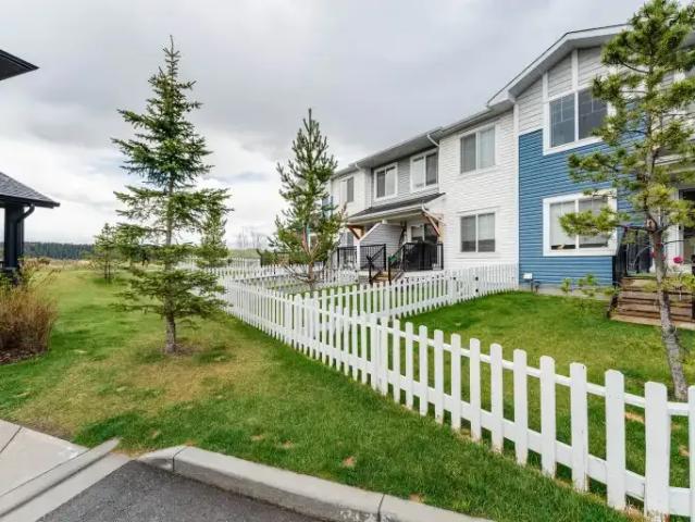 Townhouse for rent in Bow Ridge, Town of Cochrane