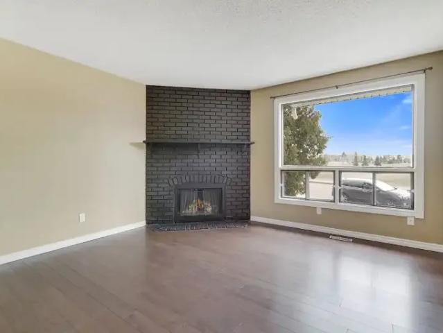 Townhouse for rent in Wedgewood, Alberta