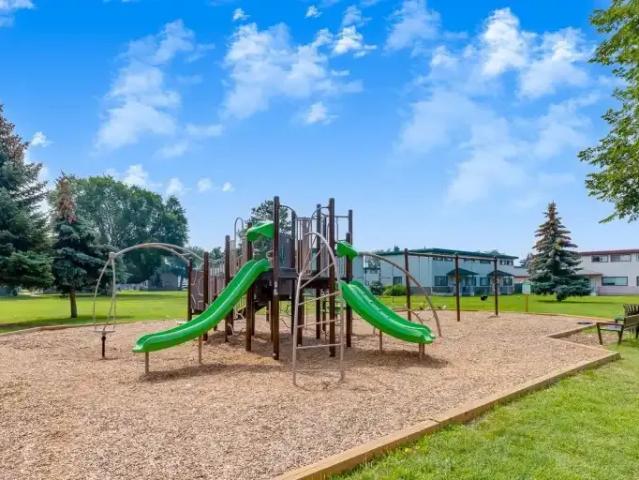 Townhouse for rent in Wedgewood, Alberta