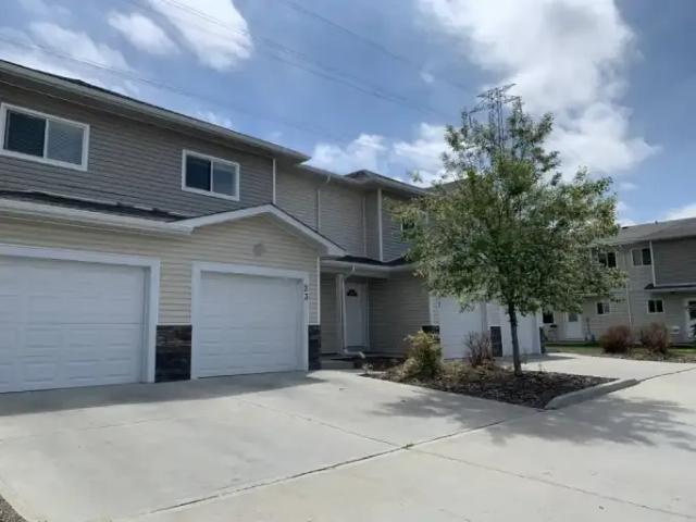 Townhouse for rent in Wedgewood, Alberta