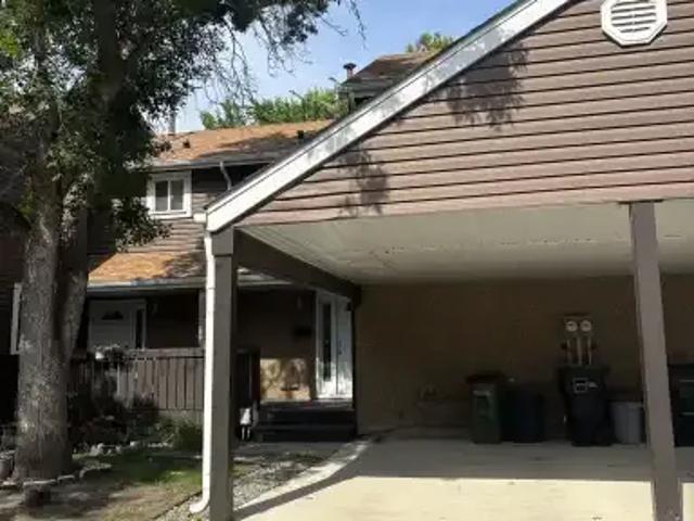 Townhouse for rent in Wedgewood, Alberta