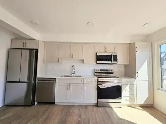 Townhouse for rent in Wedgewood, Alberta
