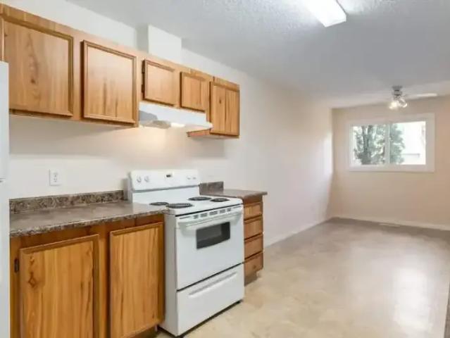 Townhouse for rent in Overlanders, Edmonton