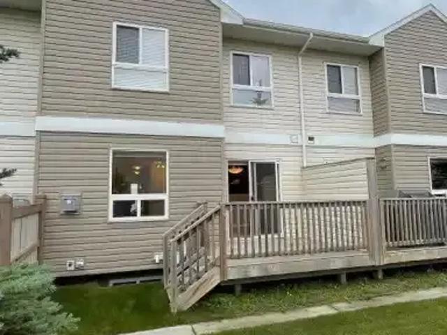 Townhouse for rent in Wedgewood, Alberta