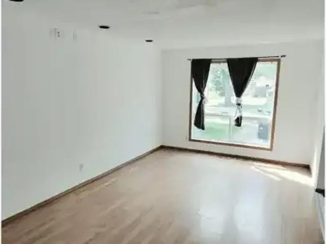 Townhouse for rent in Wedgewood, Alberta