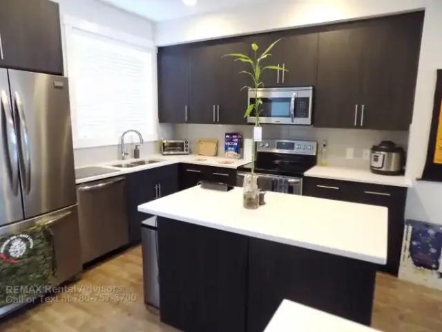 Townhouse for rent in Wedgewood, Alberta