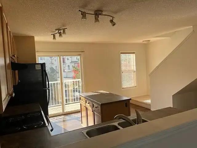 Townhouse for rent in Wedgewood, Alberta