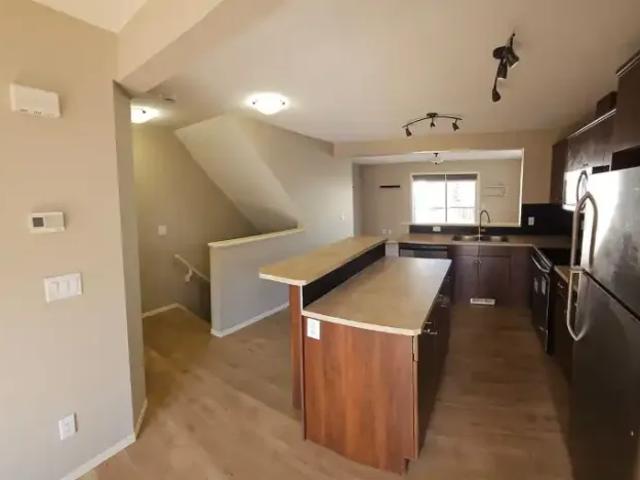 Townhouse for rent in Wedgewood, Alberta