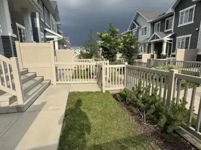 Townhouse for rent in Wedgewood, Alberta