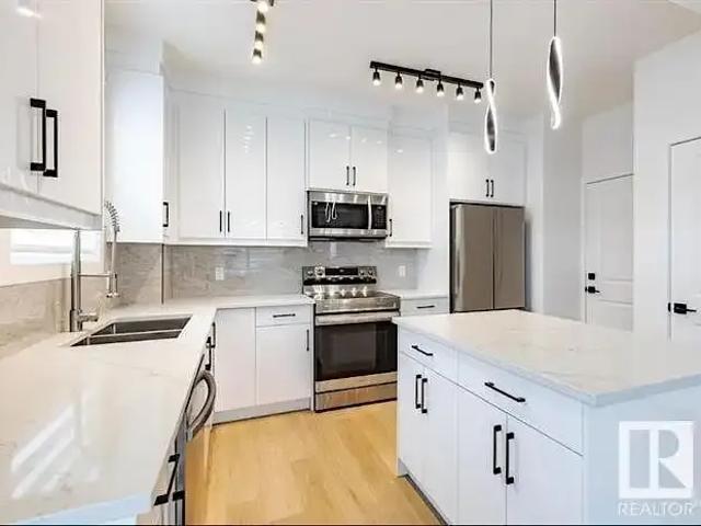 Townhouse for rent in Wedgewood, Alberta