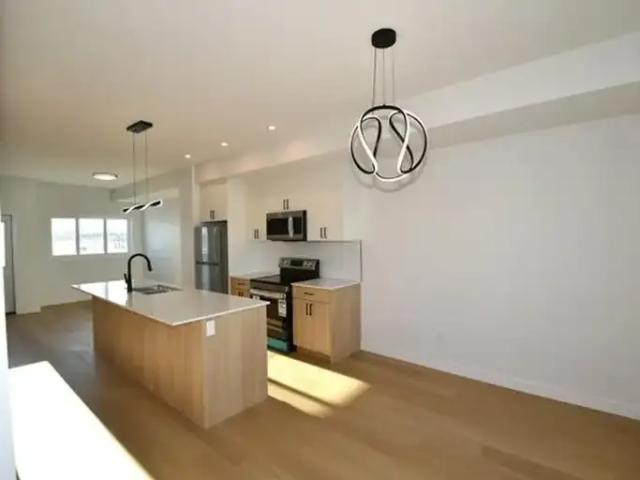 Townhouse for rent in Wedgewood, Alberta