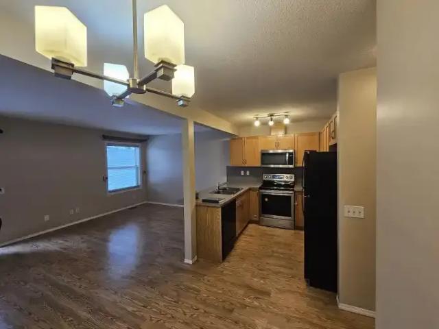 Townhouse for rent in Wedgewood, Alberta
