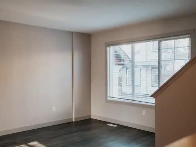Townhouse for rent in Wedgewood, Alberta