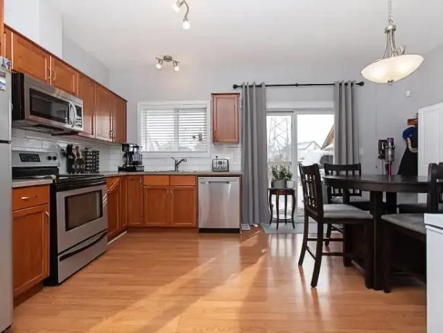 Townhouse for rent in Oxford, Edmonton