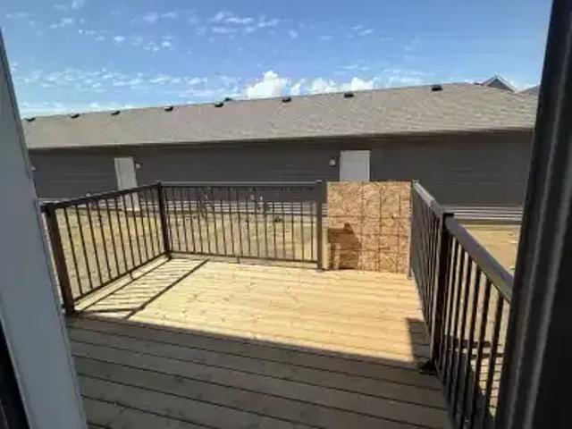 Townhouse for rent in Wedgewood, Alberta