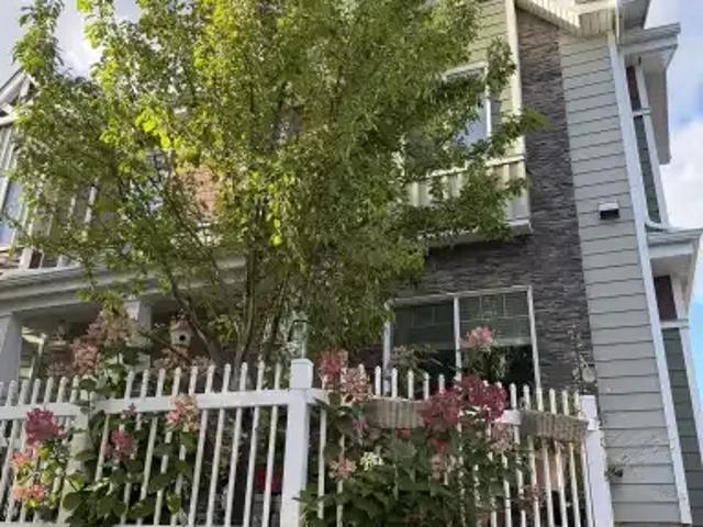 Townhouse for rent in Wedgewood, Alberta