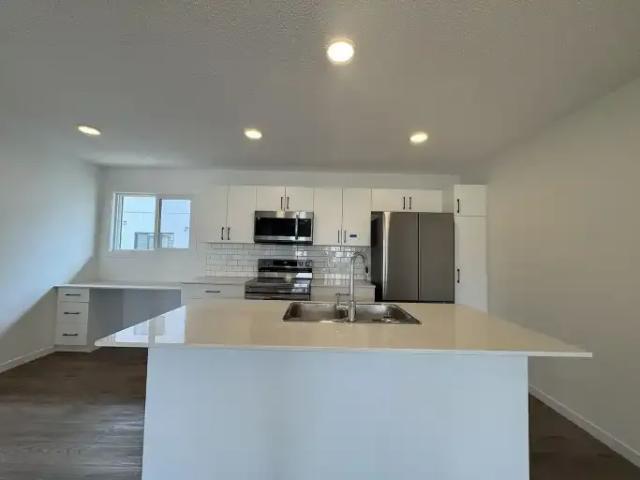 Townhouse for rent in Wedgewood, Alberta