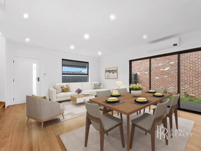 Townhouse for sale in Camerons Creek, Victoria