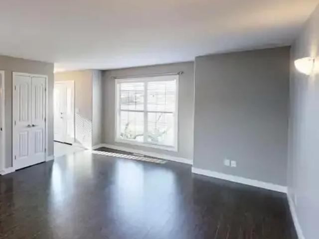 Townhouse for rent in Cobblestone, Grande Prairie