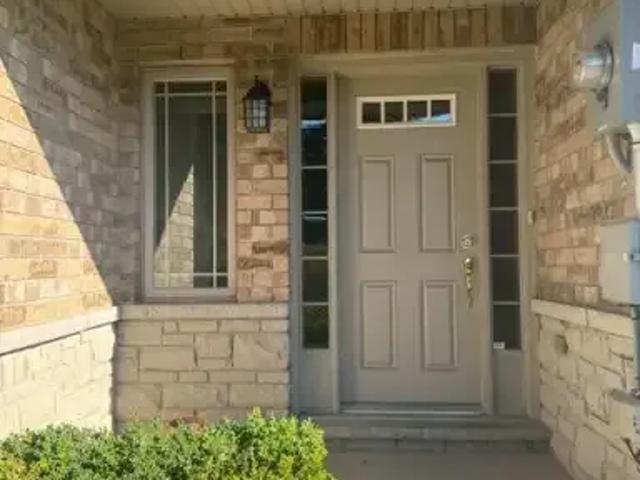 Townhouse for rent in Grimsby, Golden Horseshoe