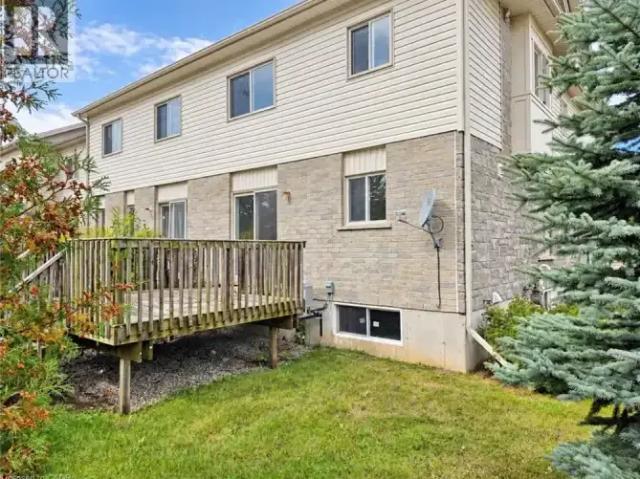 Townhouse for rent in Grand River South, Kitchener
