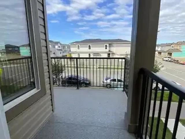 Townhouse for rent in Rolly View, Alberta