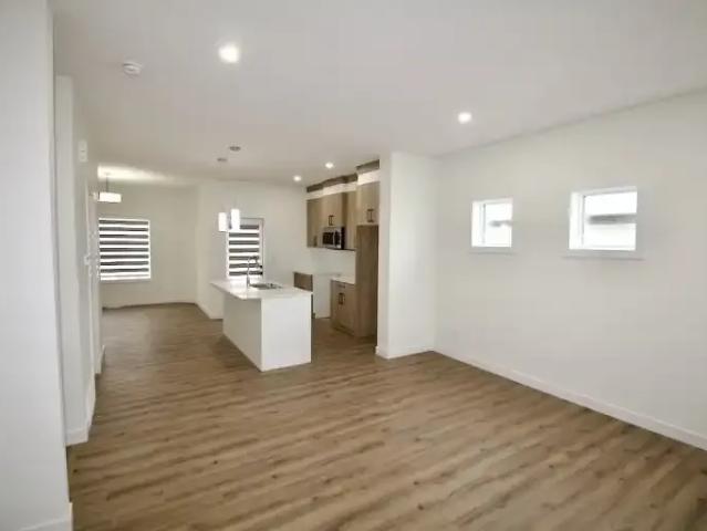 Townhouse for rent in Rolly View, Alberta