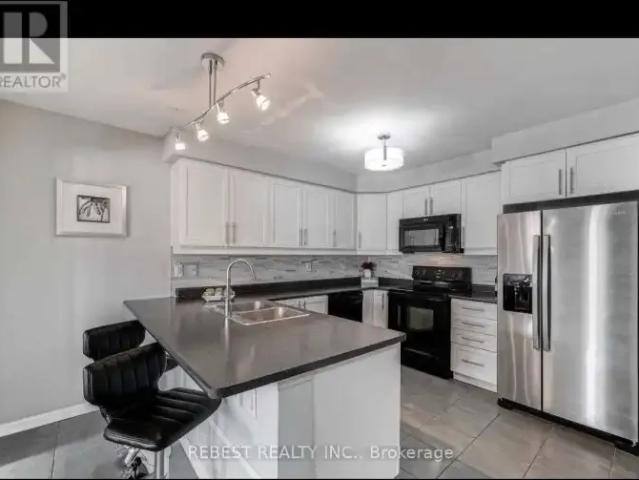 Townhouse for rent in Milton, Ontario