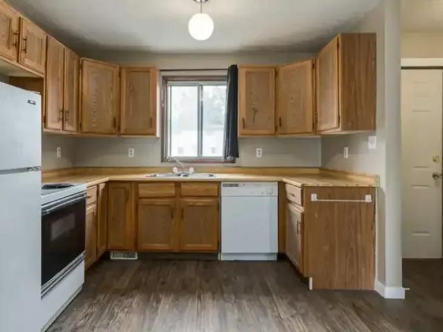 Townhouse for rent in Sunningdale, Moose Jaw
