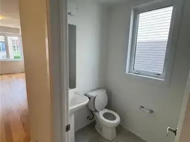 Townhouse for rent in Thorold, Golden Horseshoe