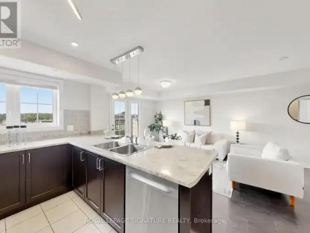 Townhouse for rent in Oakville, Golden Horseshoe