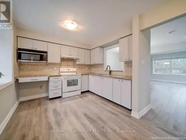 Townhouse for rent in Oakville, Ontario